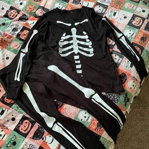 LOWERED TODAY -Womens large skeleton 2PC lounge set - Halloween costume 👻 🎃 💀